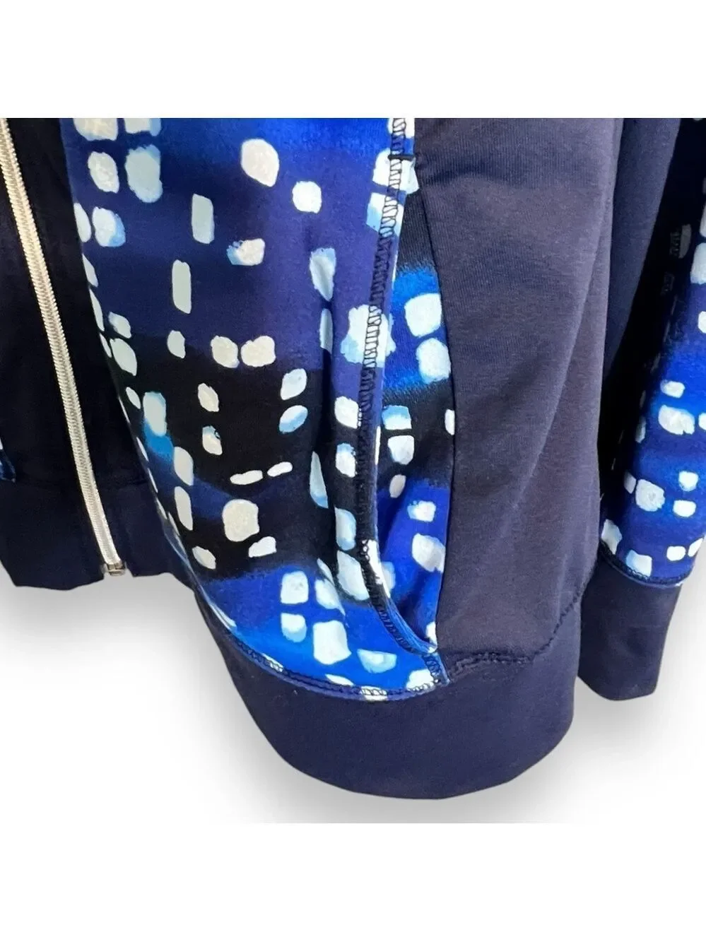 Chico’s Women’s Zenergy Jacket Navy Print Size 1 (Medium)